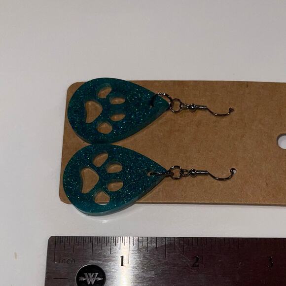 Handmade epoxy resin paw print earrings - teal green shimmer - Picture 4 of 4